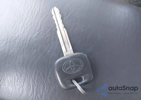 2004 Toyota Corolla S из США, поврежденный, VIN 1NXBR32E44Z213018